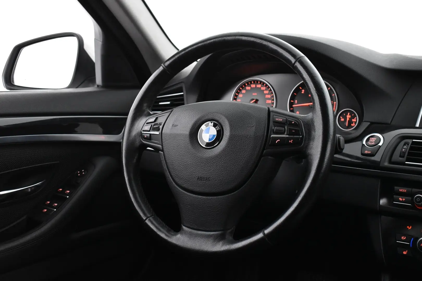 Car Image - 01n3Ufcpa87r0x8paqvRWY