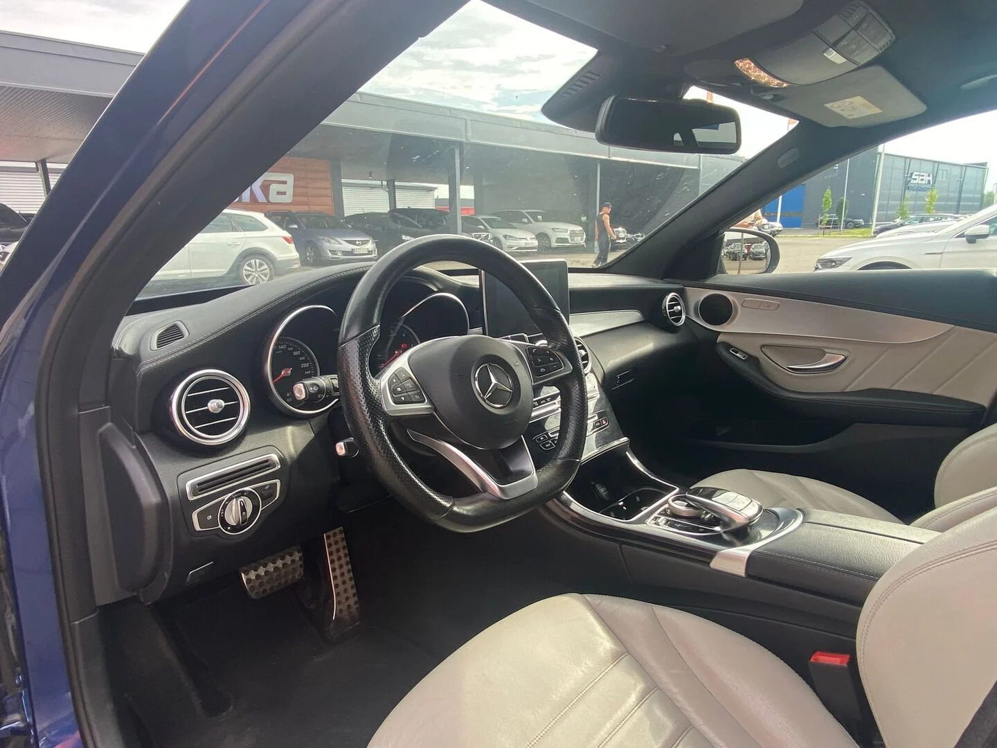 Car Image - 2nfyo82dJrq9ys1f7YATVp