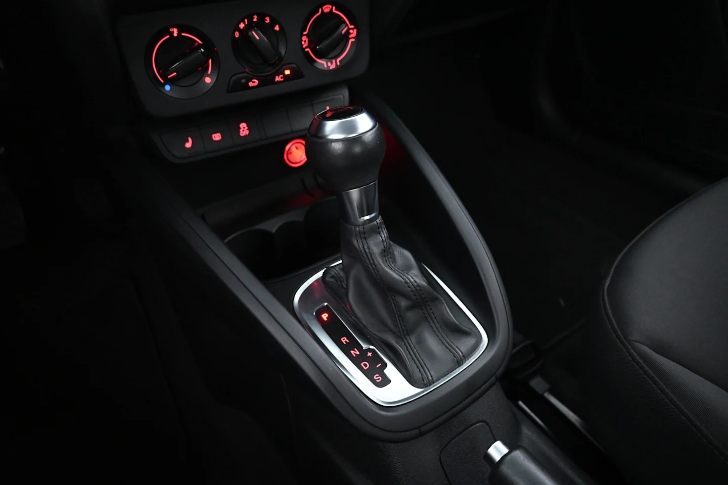 Car Image - 5rCnxZ57LzLztgYdjrxjU6