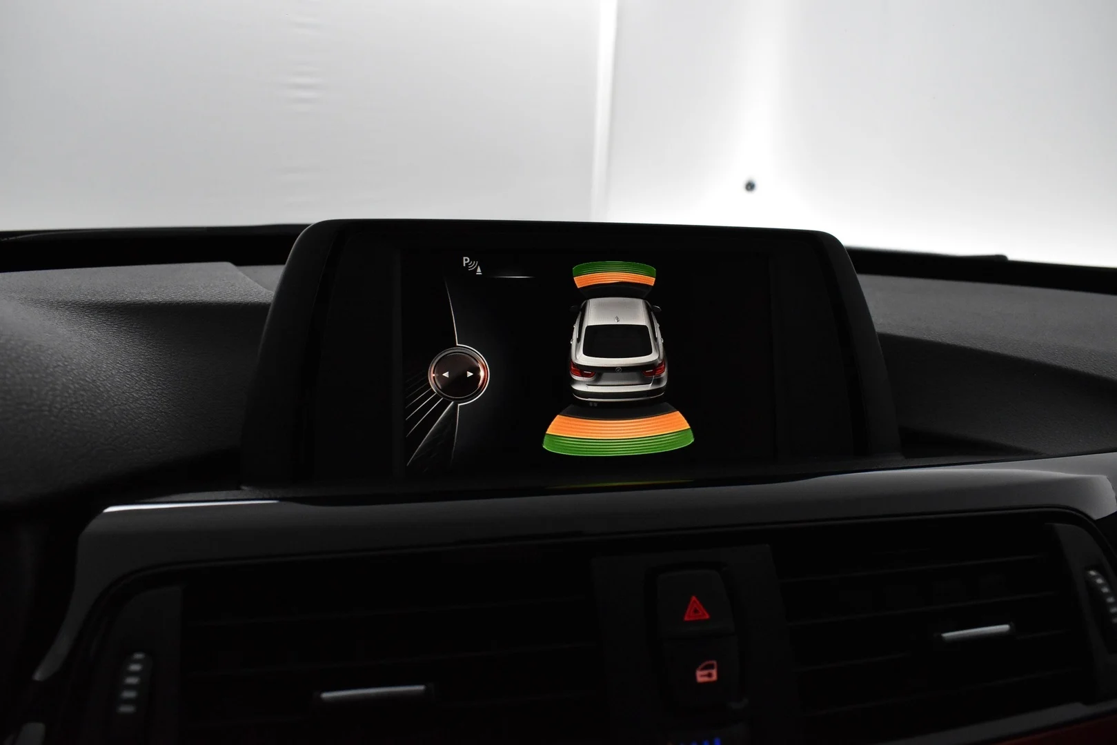 Car Image - 78hfJHyVNIVSe3mzU7e8a7