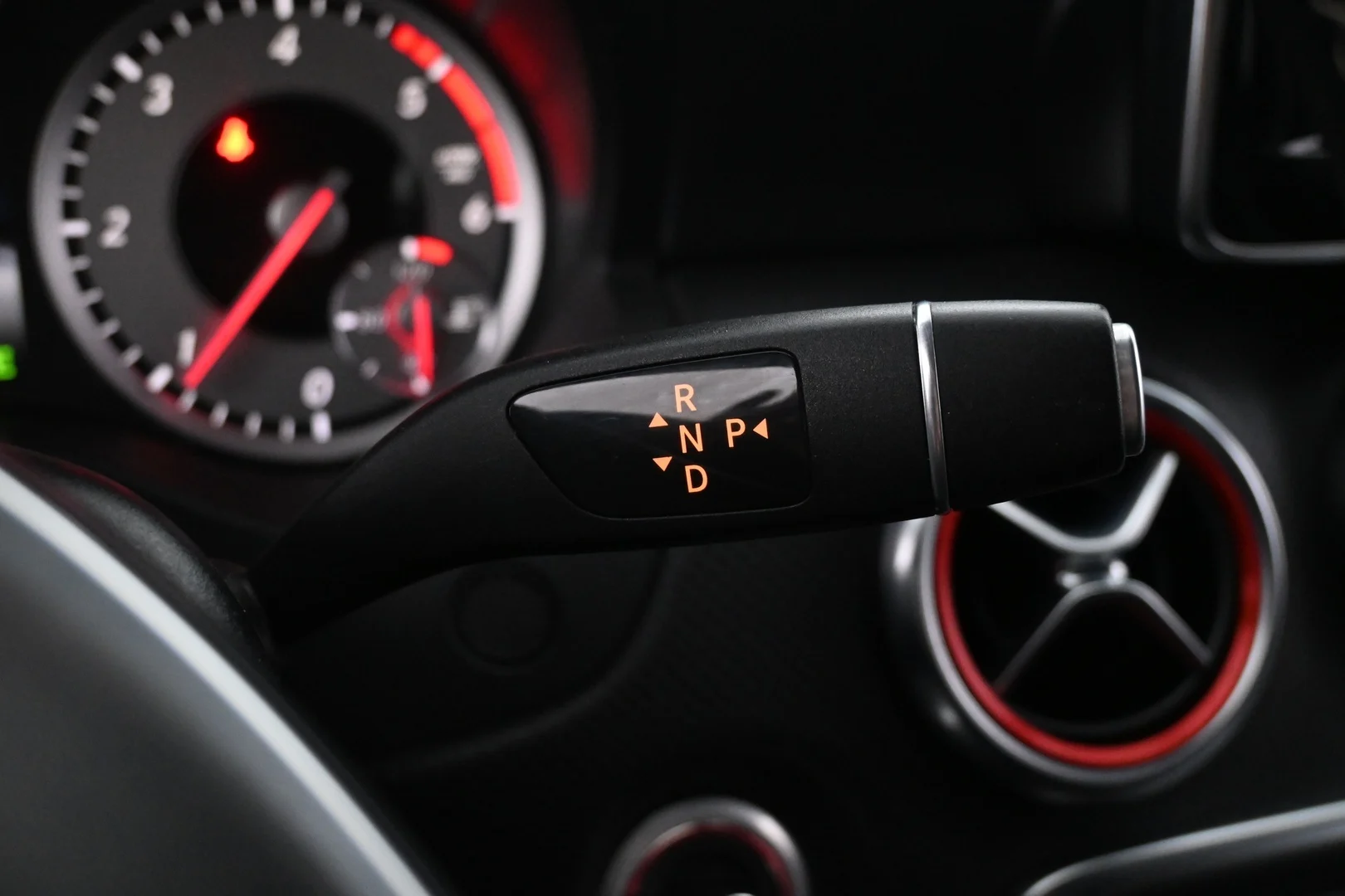 Car Image - 4pH1YVf6CQ5UKvODXJ9RnR