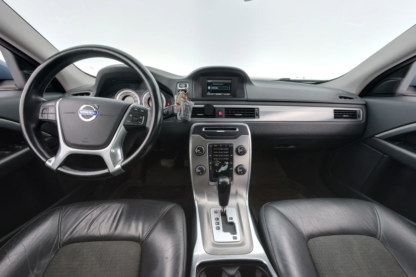 Car Image - 1m2yhTT5Y0sVZon2q8lhL1