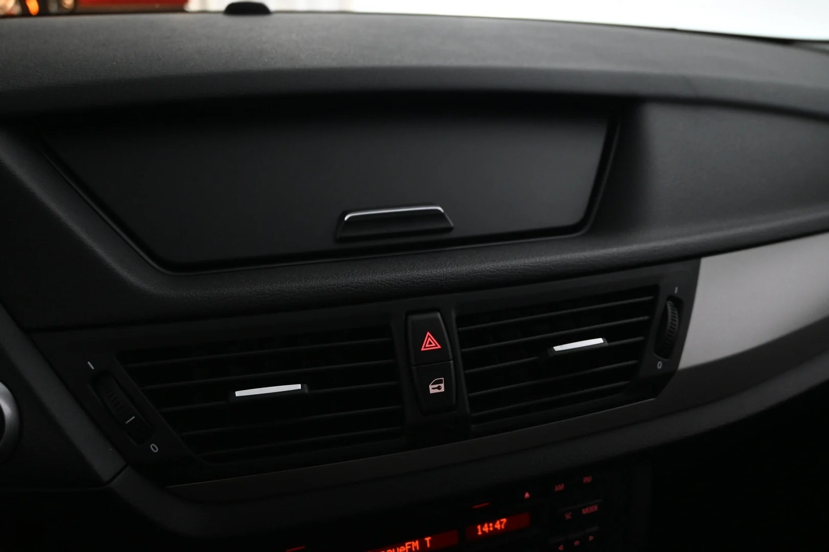 Car Image - 3ndl1inKxhZs8gyd5pNrKy