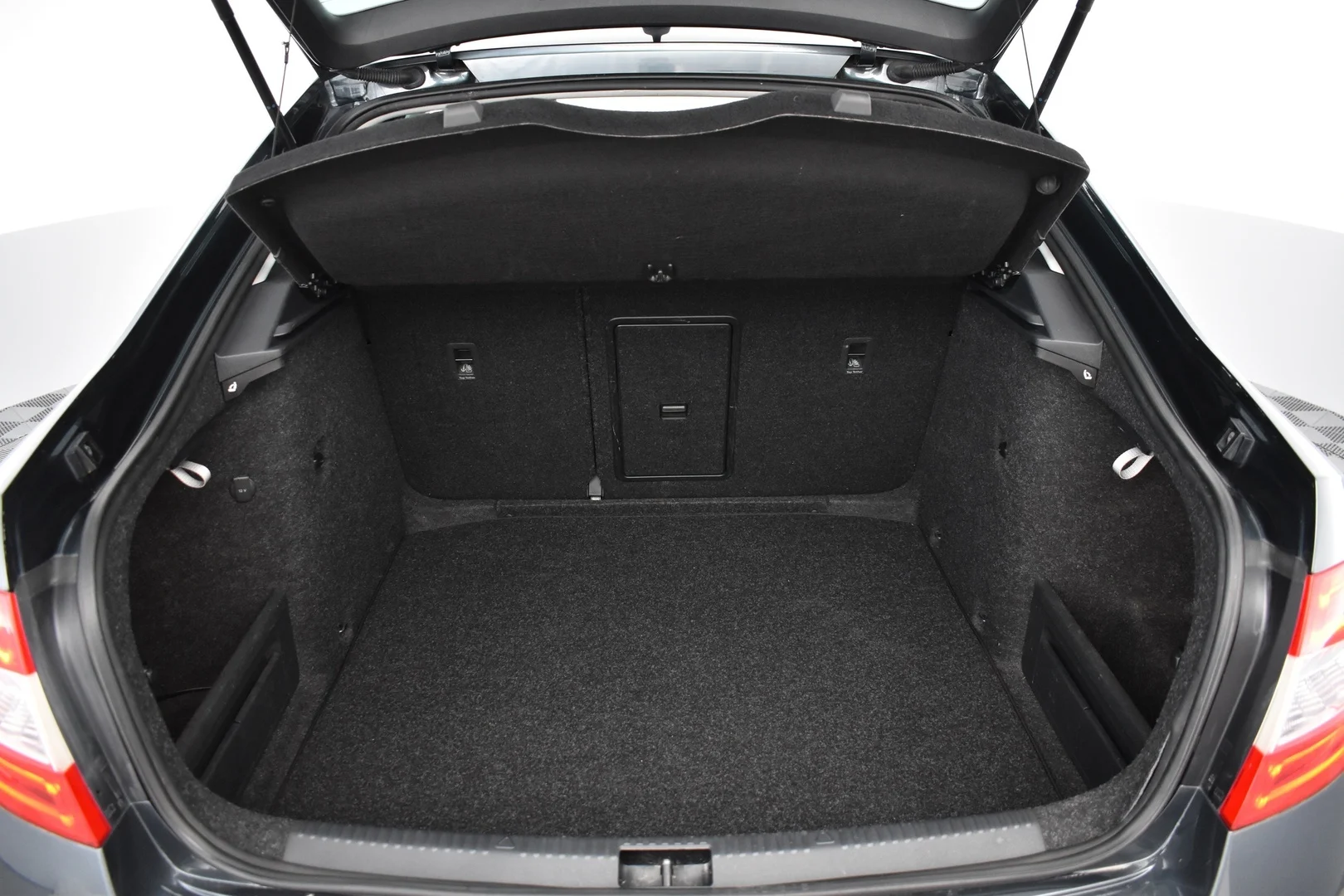 Car Image - 4oWb9oRAY5osejVxI5SCGV