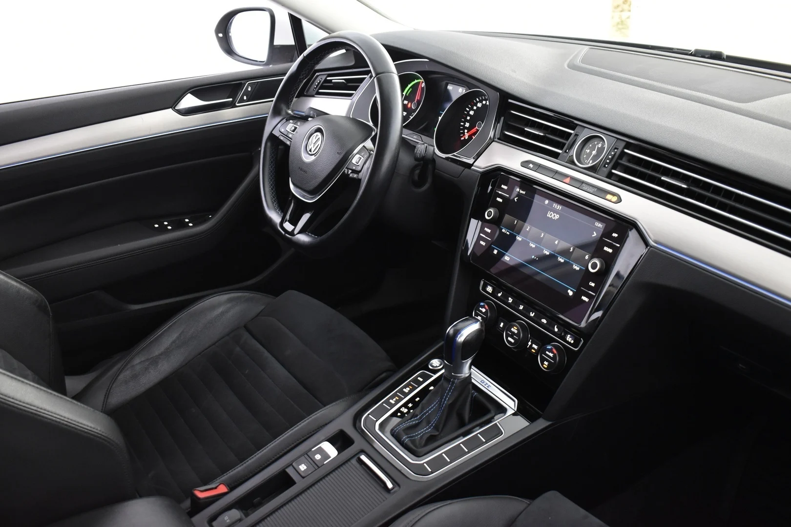 Car Image - 5i960kutzkhLwMeN230bsf