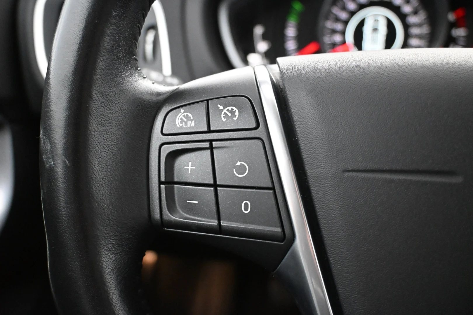 Car Image - 77sEmz1cmKMuus3YVEFypd