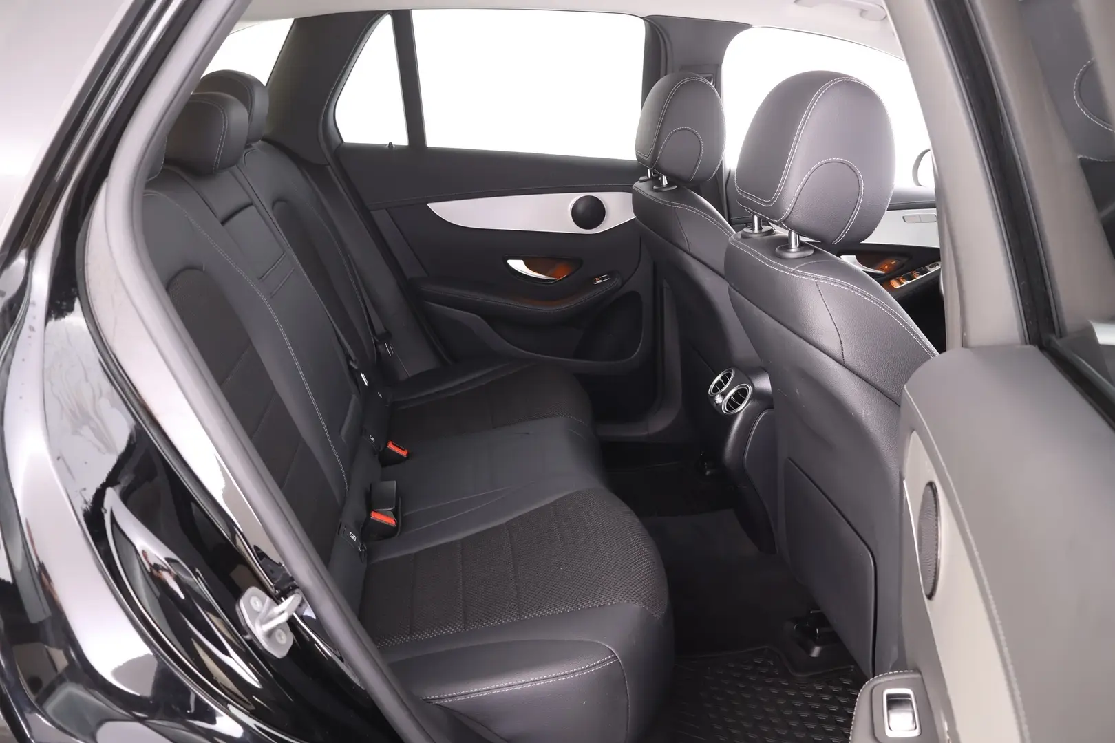 Car Image - 4EoQLbTpp2hjekvWGeOO9e