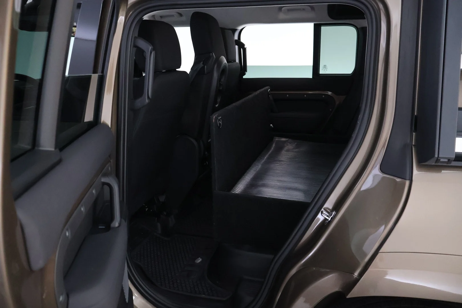 Car Image - 4C3GTPG4BUjkCEft3h9w8P