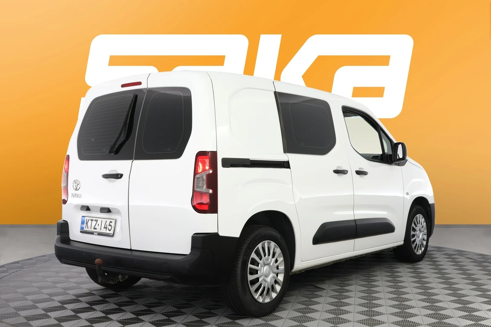 Car Image - 11jq7NfPVbdy8AlQojX4xy