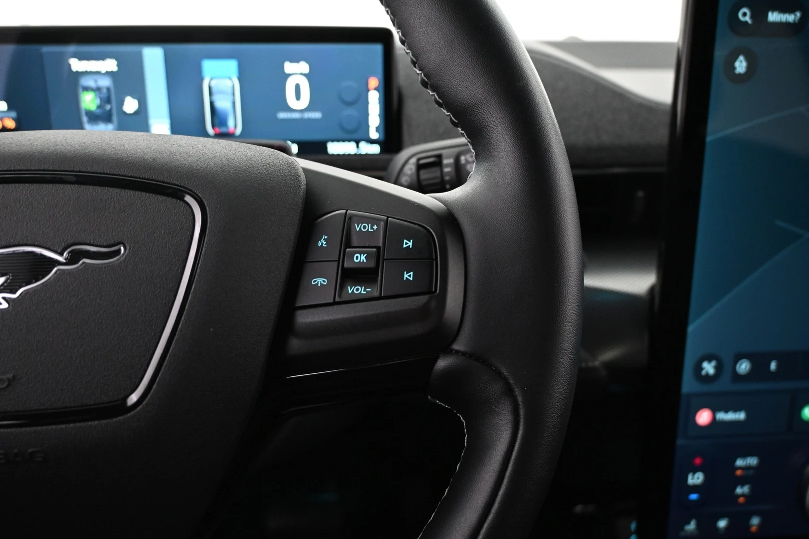Car Image - 6ODEnjzBnzn9LsdZx6IU61