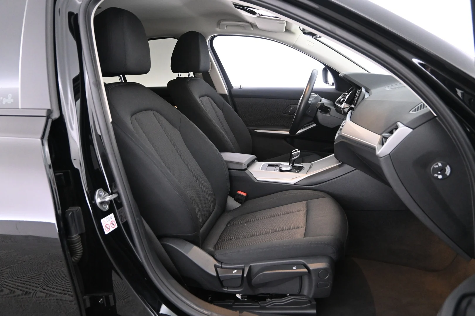 Car Image - 5MxXyICkL95FjUUkjLVWdB