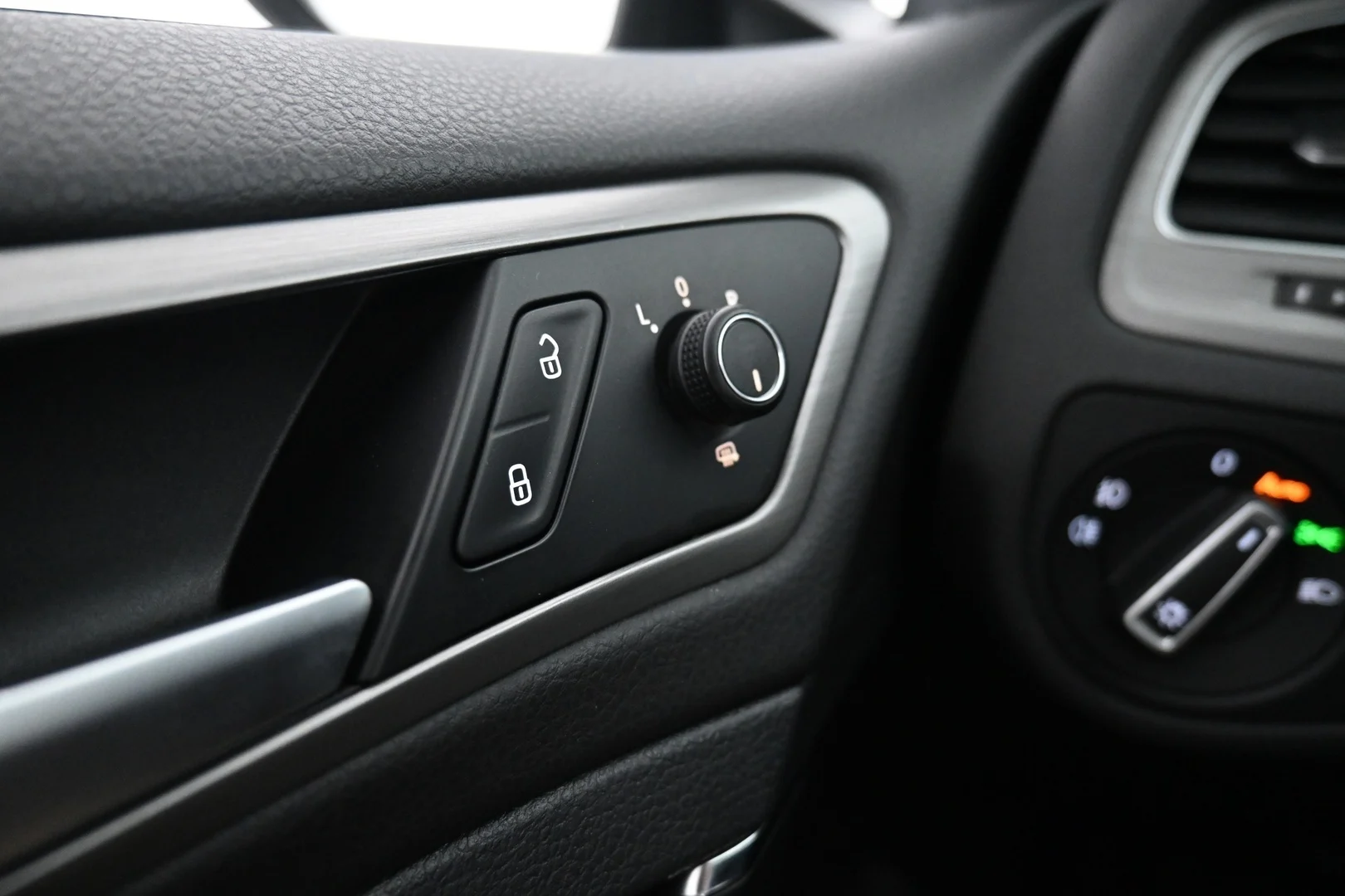 Car Image - 5oO8iSKiQTGAmKukknGjFd
