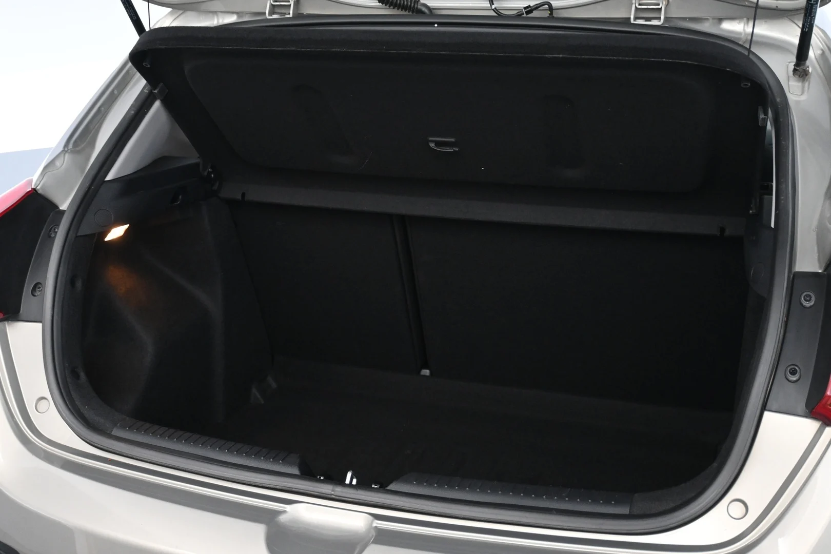Car Image - 1sDfWO1RMkjV1MGFEvbwtx