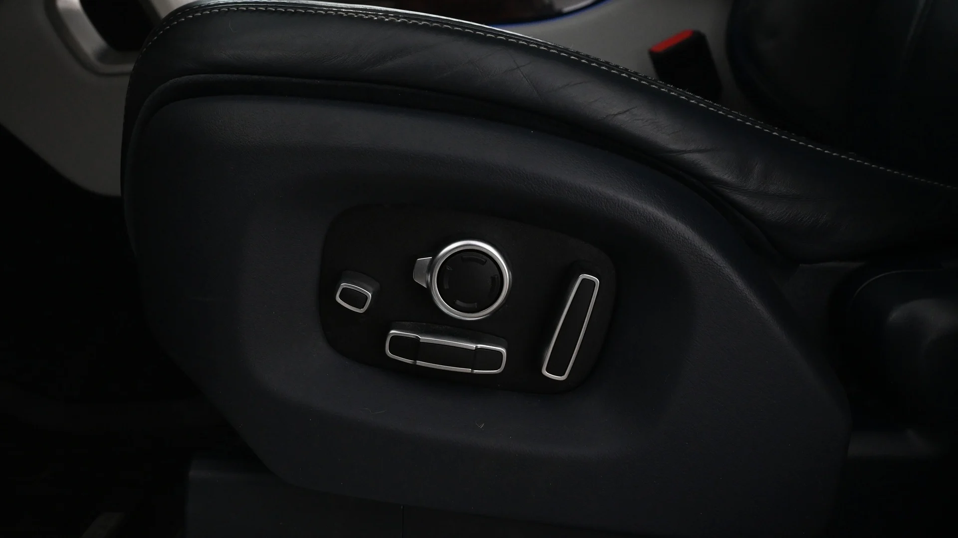 Car Image - 1WG56KSwSB8yQc2U02Q44h