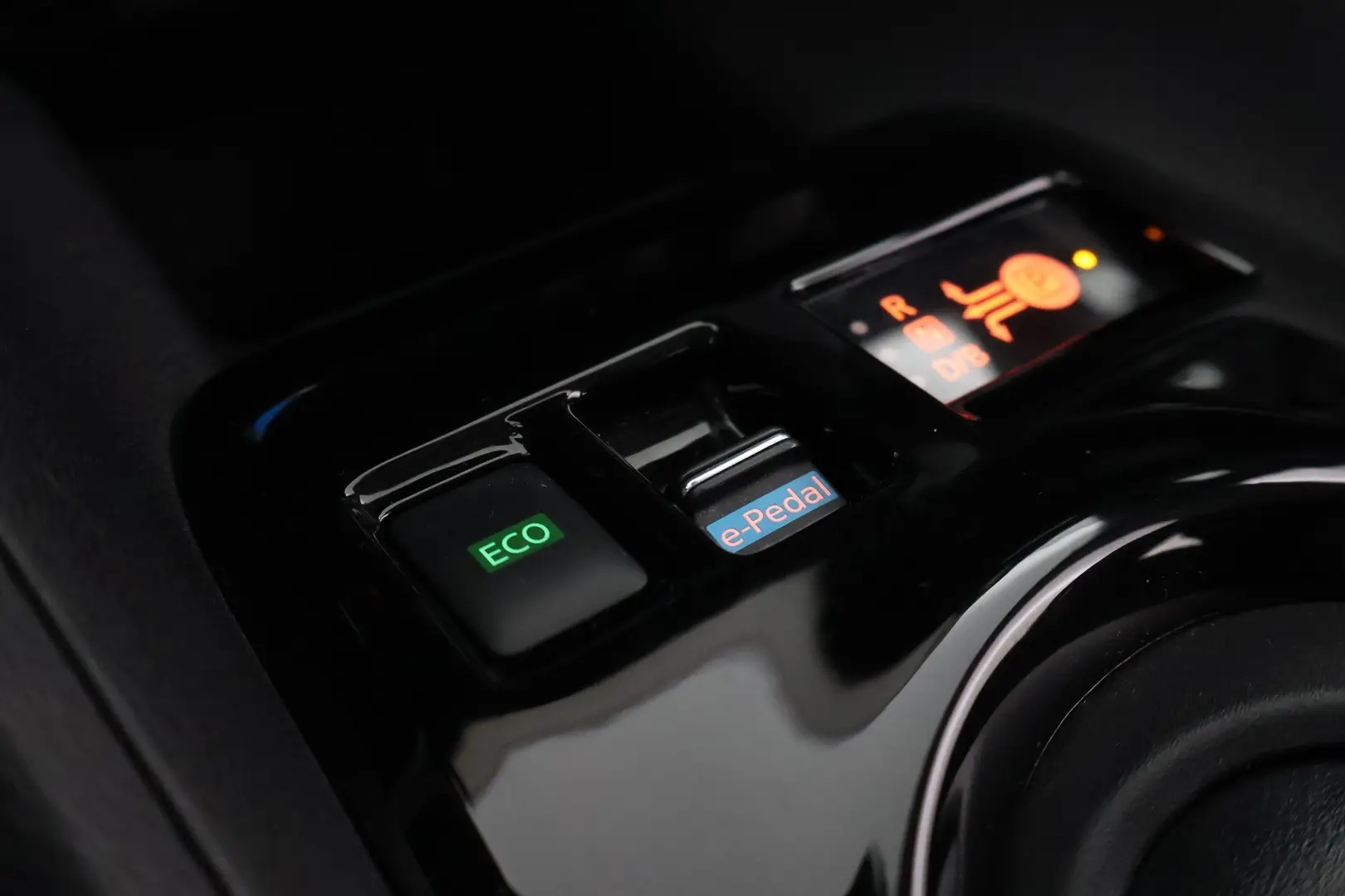 Car Image - 5tdqCCAfJ1mxrXiomK9a8v