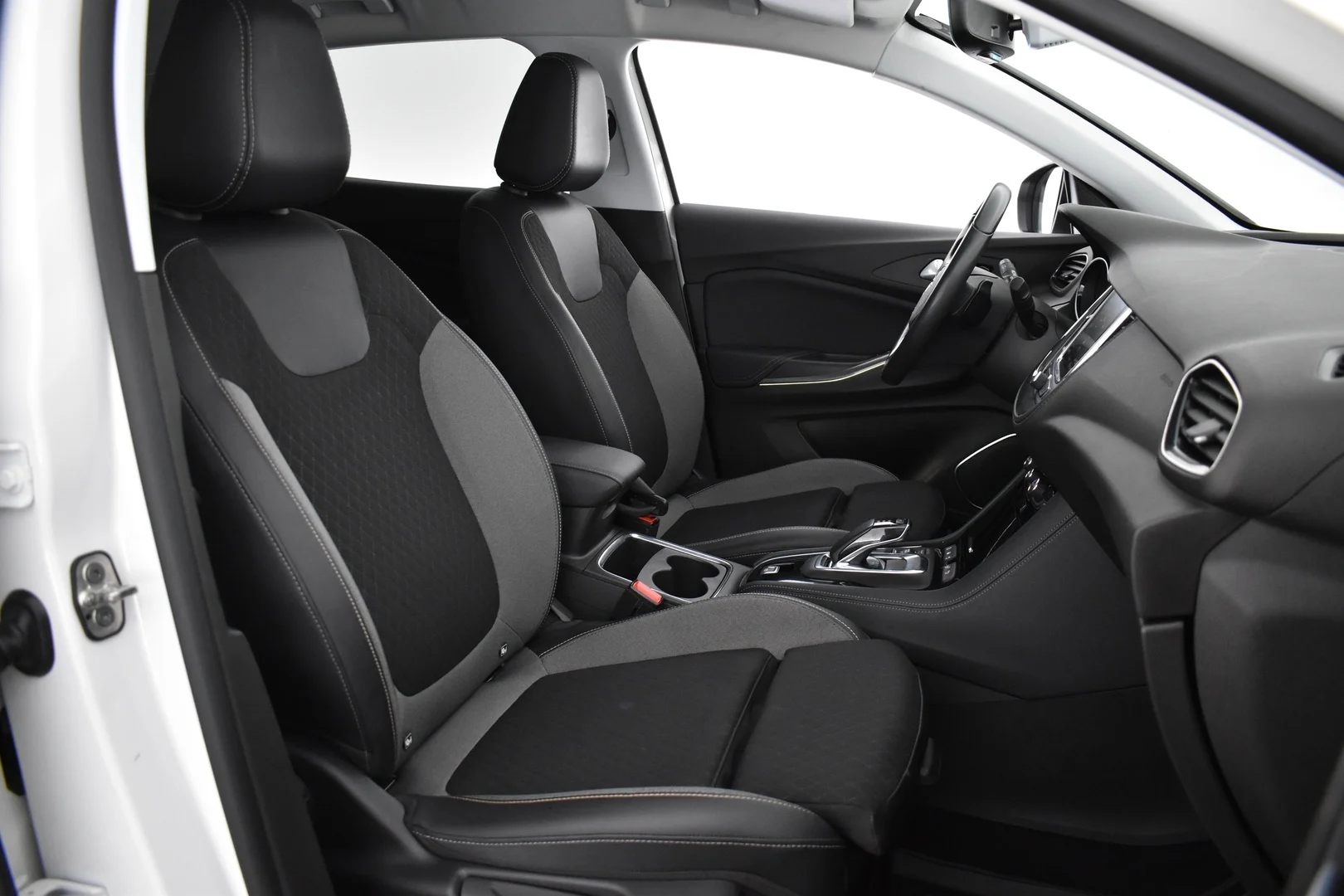 Car Image - 7KiQjODZwlHsdZtUILsuJz