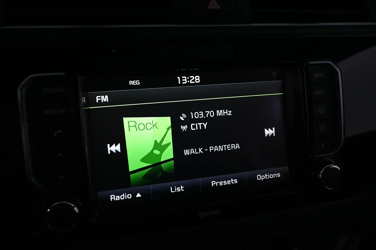 Car Image - 4Y4tz2SOYvpXJdzBQrNOXi