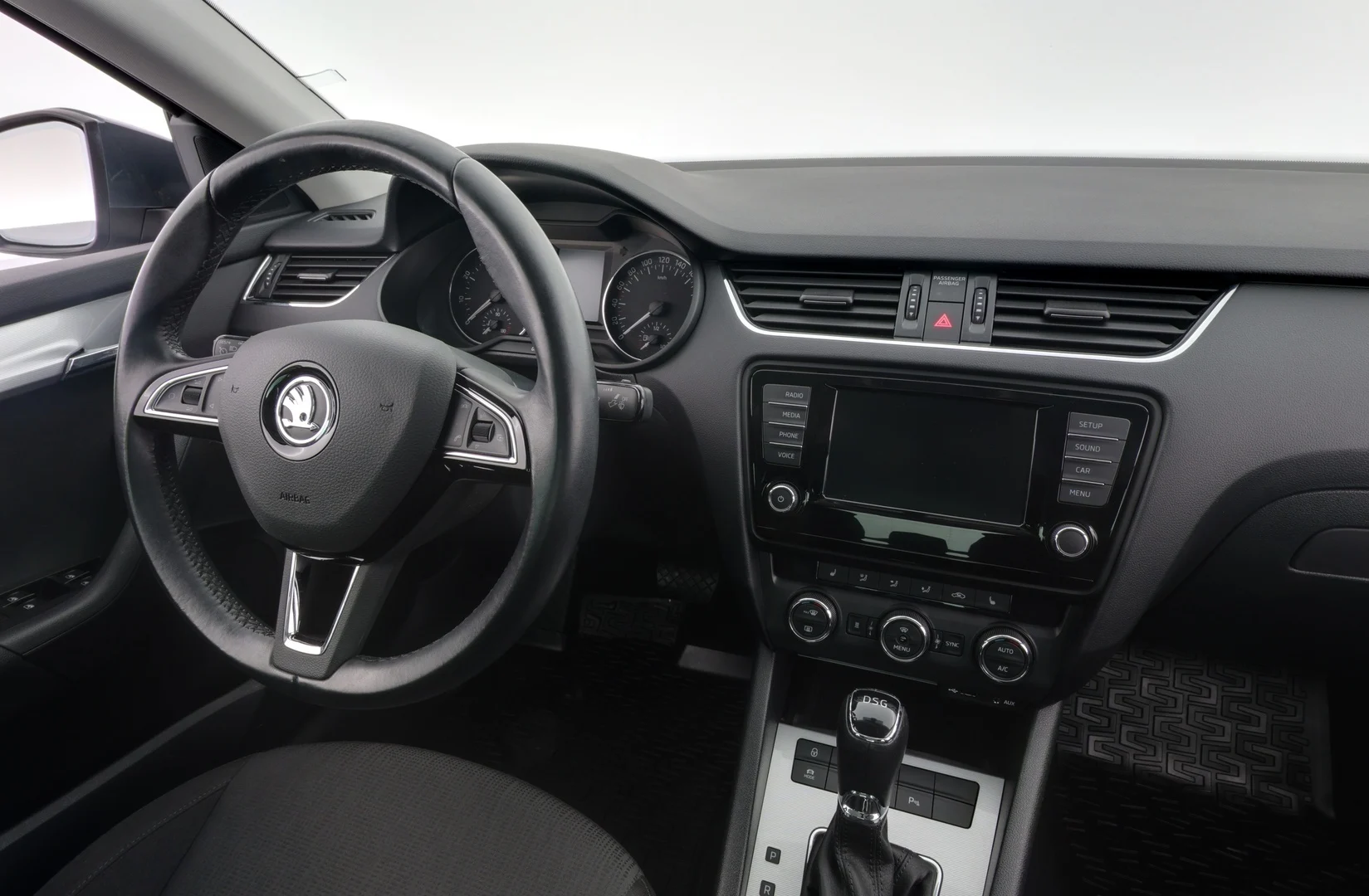 Car Image - 1rSiDcLSTNHVlCr4YYGnd0