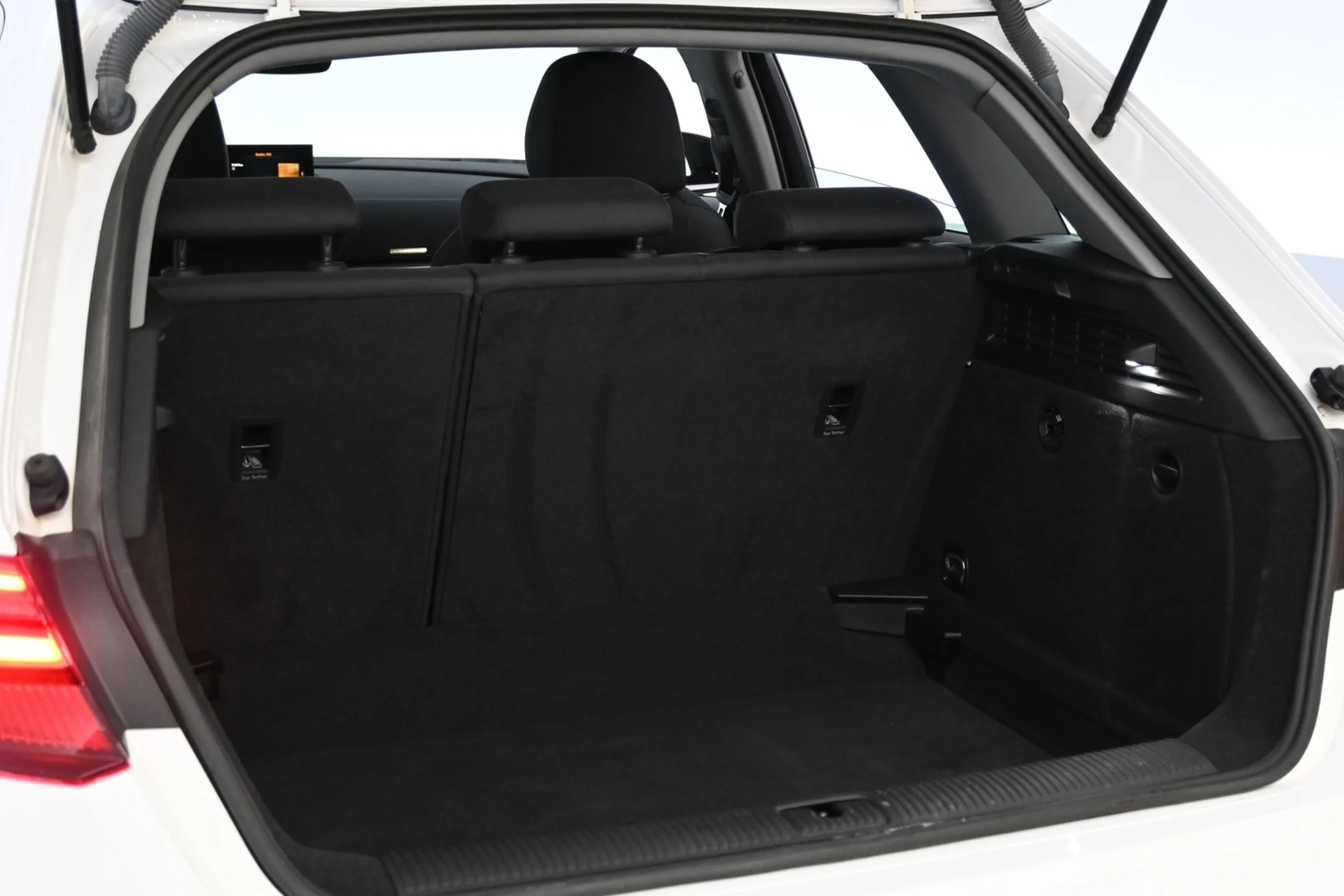 Car Image - OxDdxeDfbuissRTyypvHE