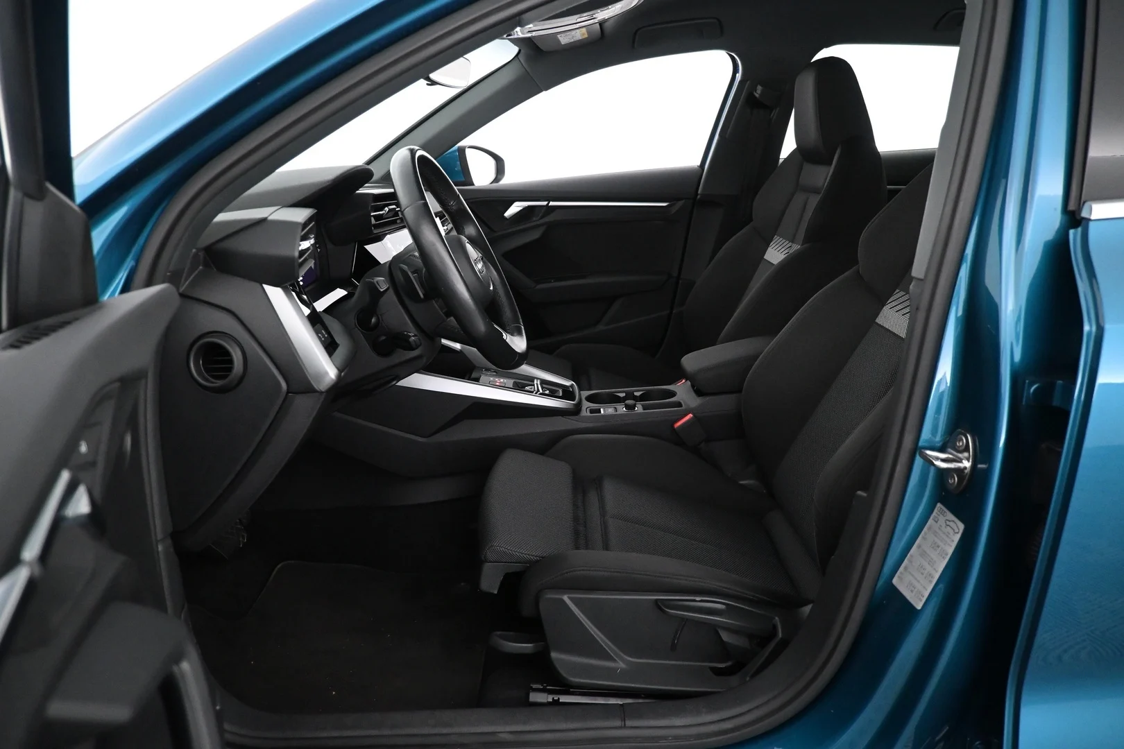Car Image - aEcOjX6fQ49Q0fP59Jllm