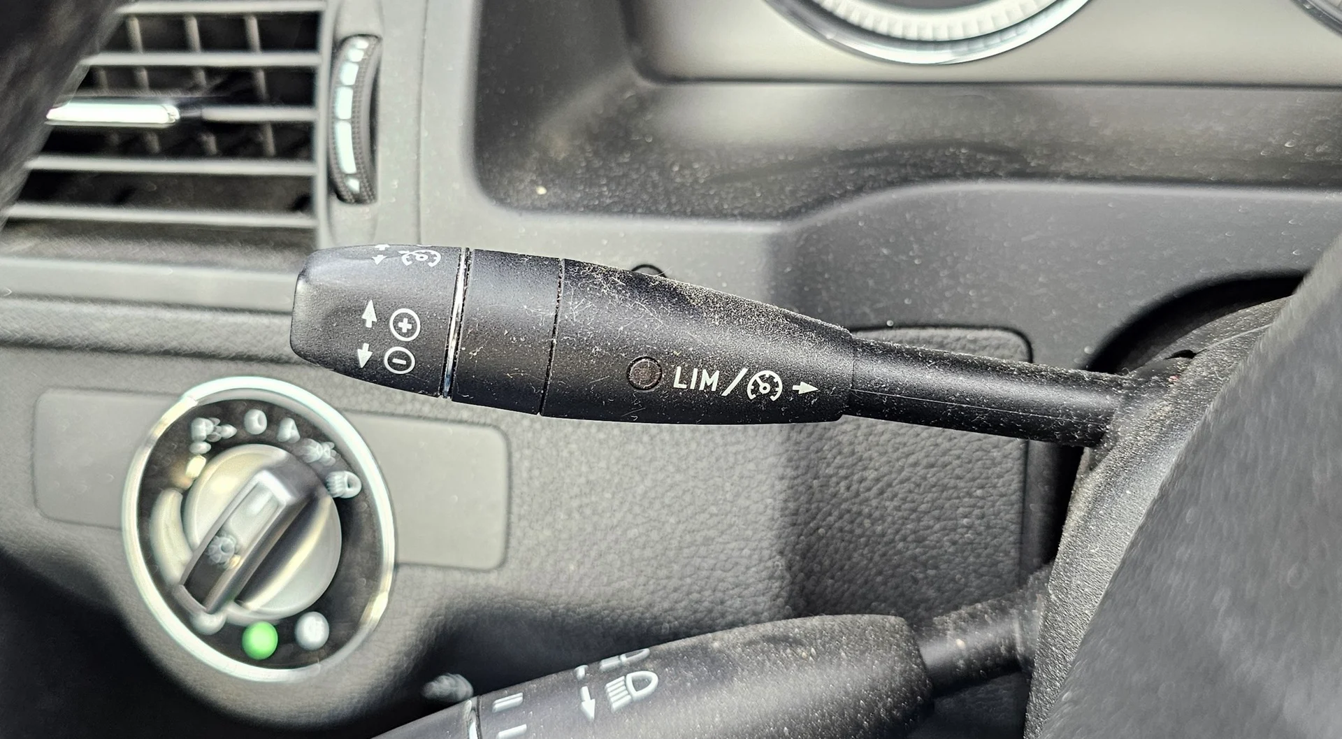 Car Image - 6jF05Ei0WslP92VFMM33Un