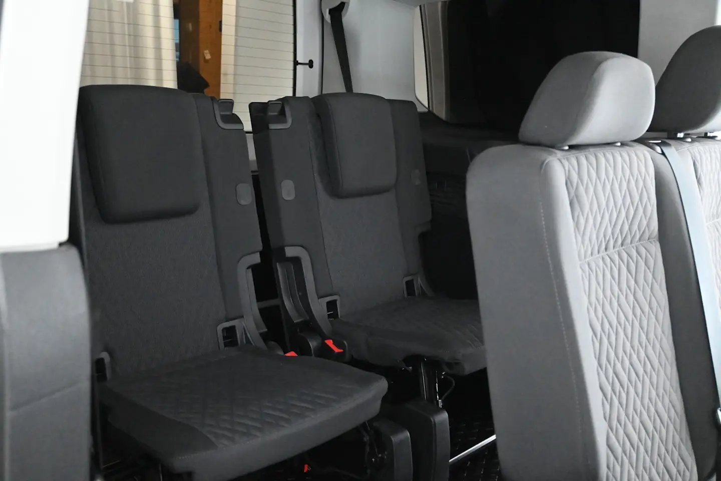 Car Image - 1Yq5mimrnCFRGzukW3lQU7