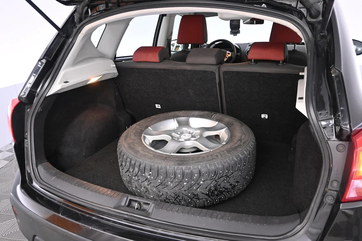 Car Image - 5Iq8XVcoJ3NDA5CDxuiECu
