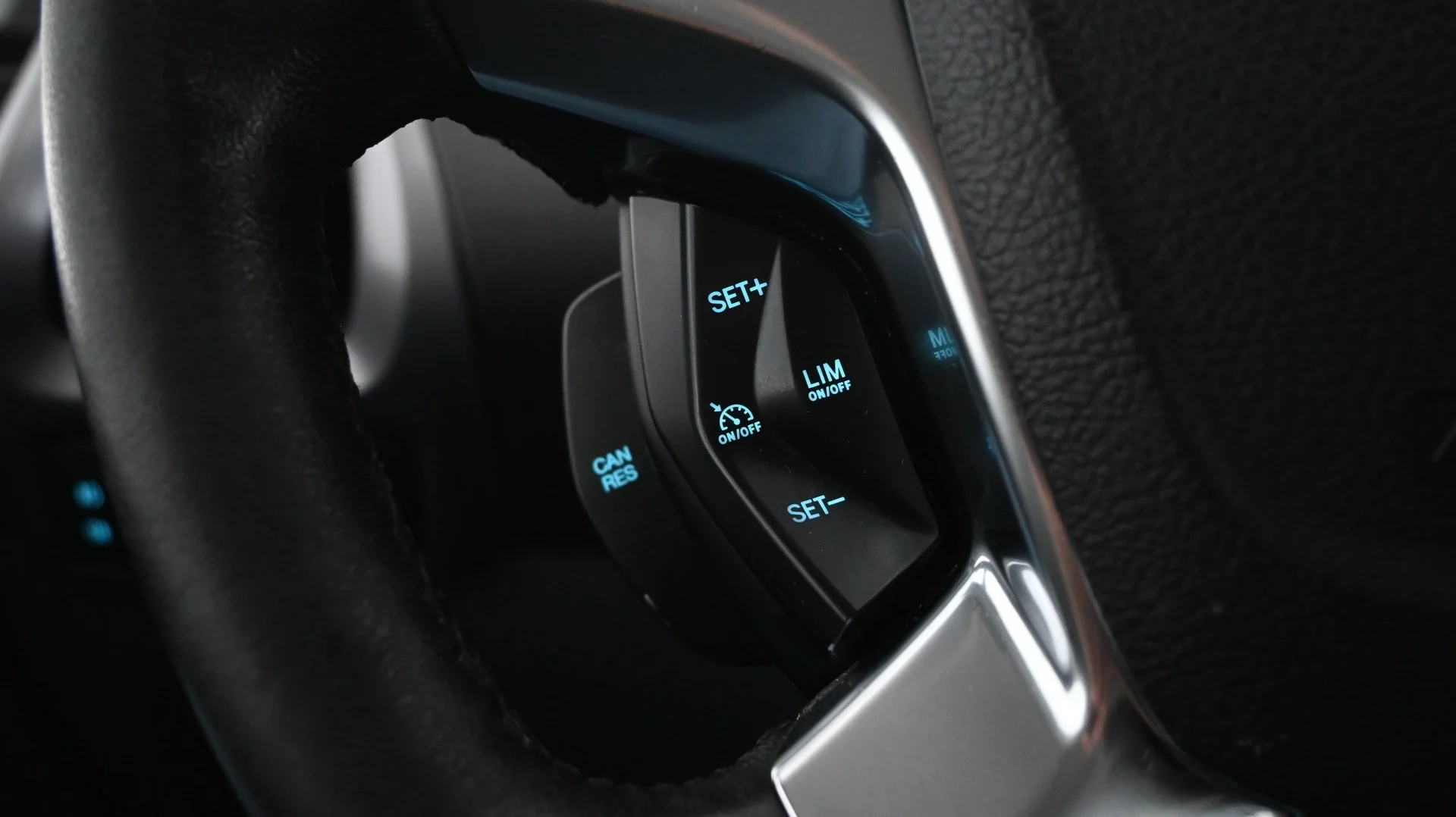 Car Image - 5YWTp169nw4ZcRJ6YtTR4g