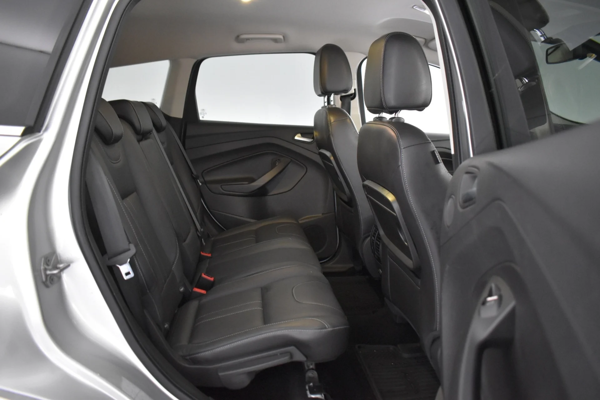 Car Image - 4zFhnjBPW9gIEGfjFf5jP0