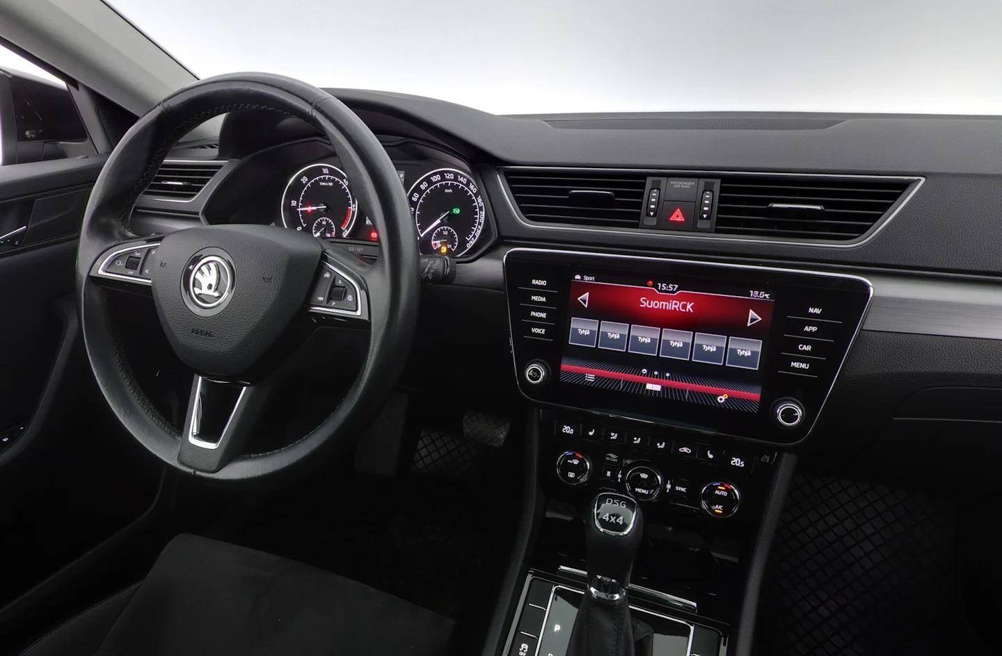 Car Image - 3rhj9ttfv7XUEbrP2QINiC