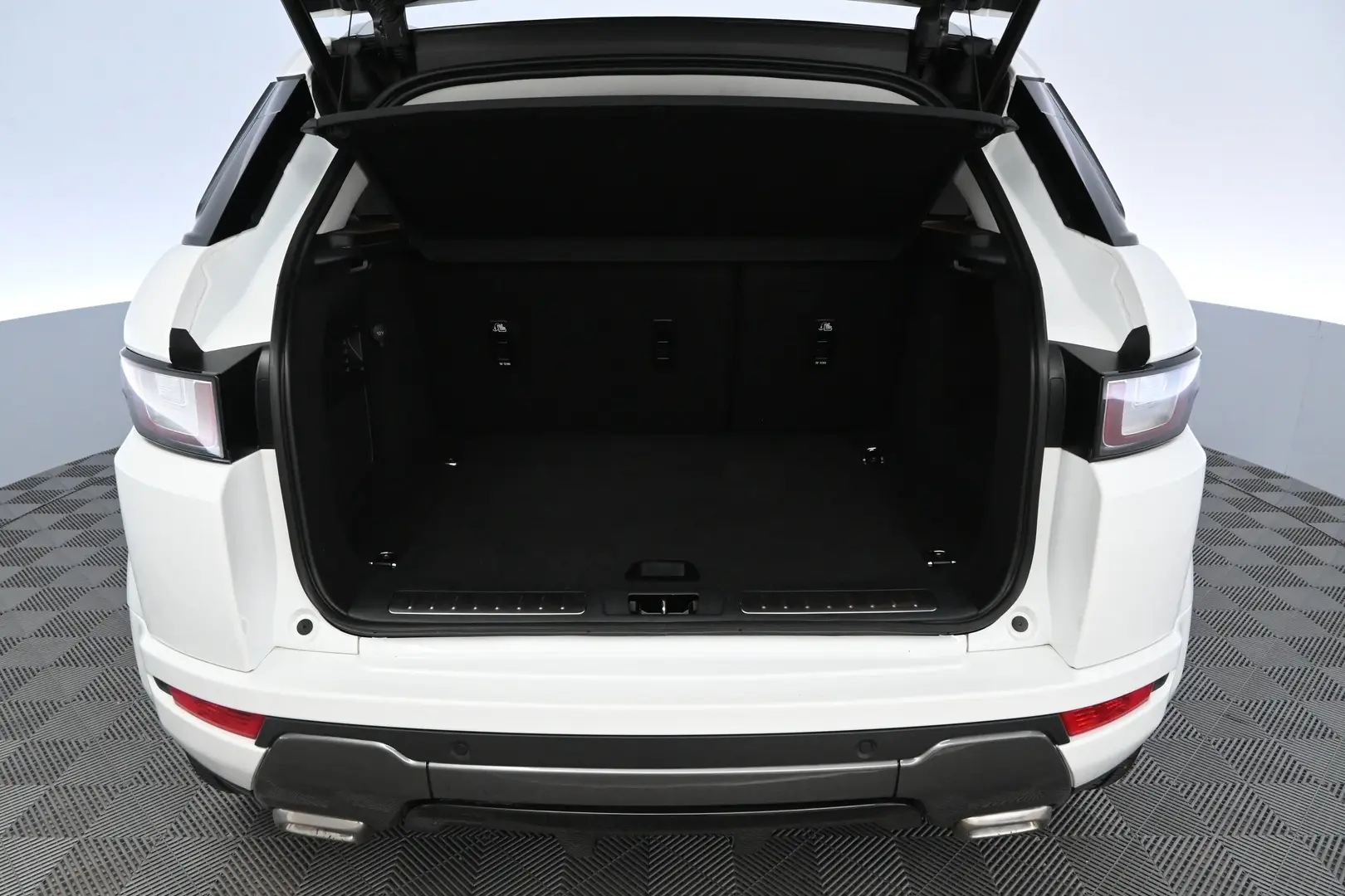 Car Image - 78bjuoOceWZ54j50eY0VxE