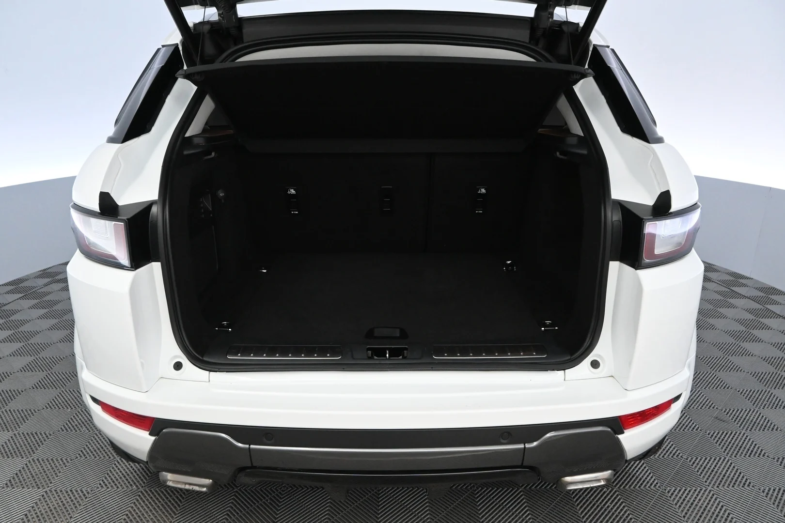 Car Image - 78bjuoOceWZ54j50eY0VxE