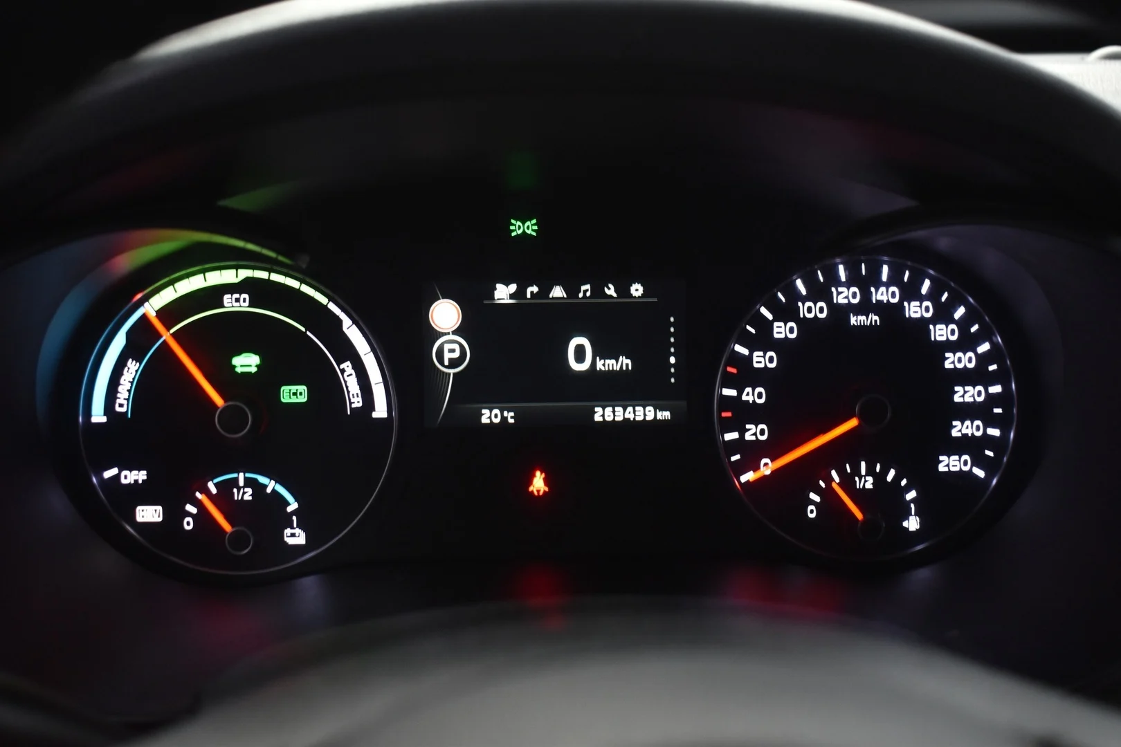 Car Image - 63sDiruQN9E2h88ctRZIrV
