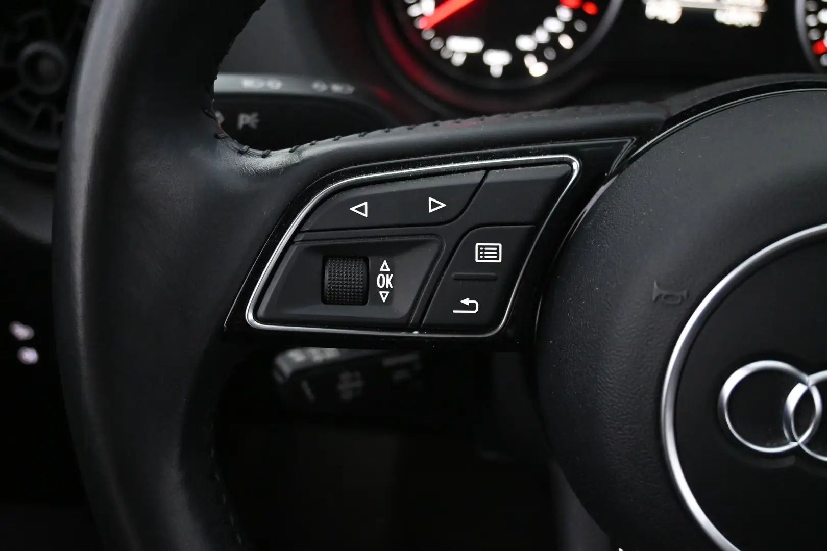 Car Image - 51eGgDoCKMU6rs3G8QoqMn