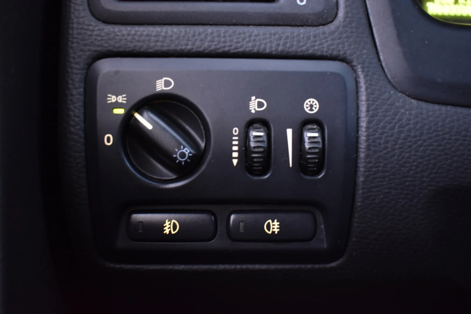 Car Image - 3LC0LFSCbQuk6VWih4UeqN