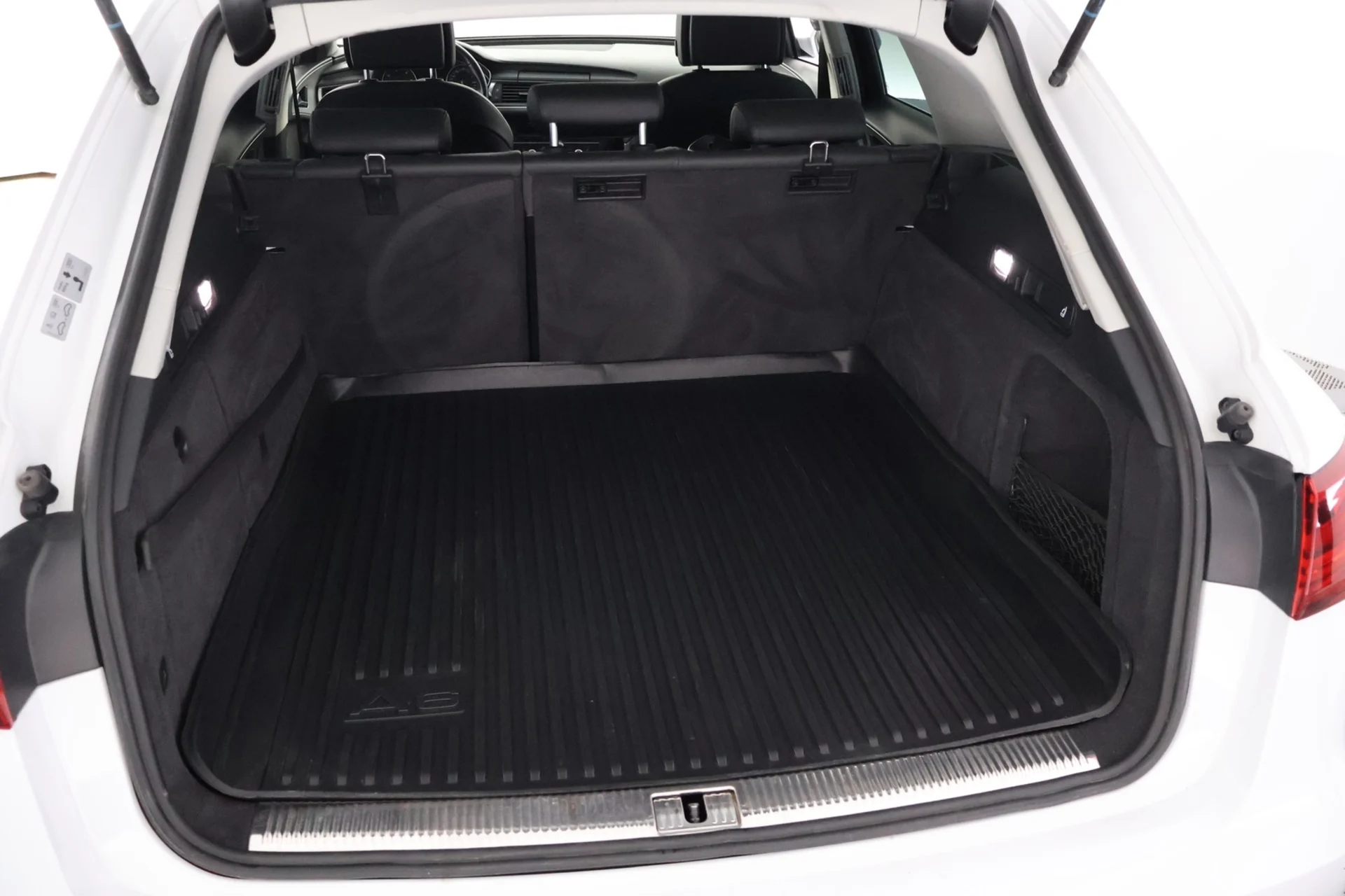 Car Image - 2v7q50pdv4KdLbf2IxBO8Z