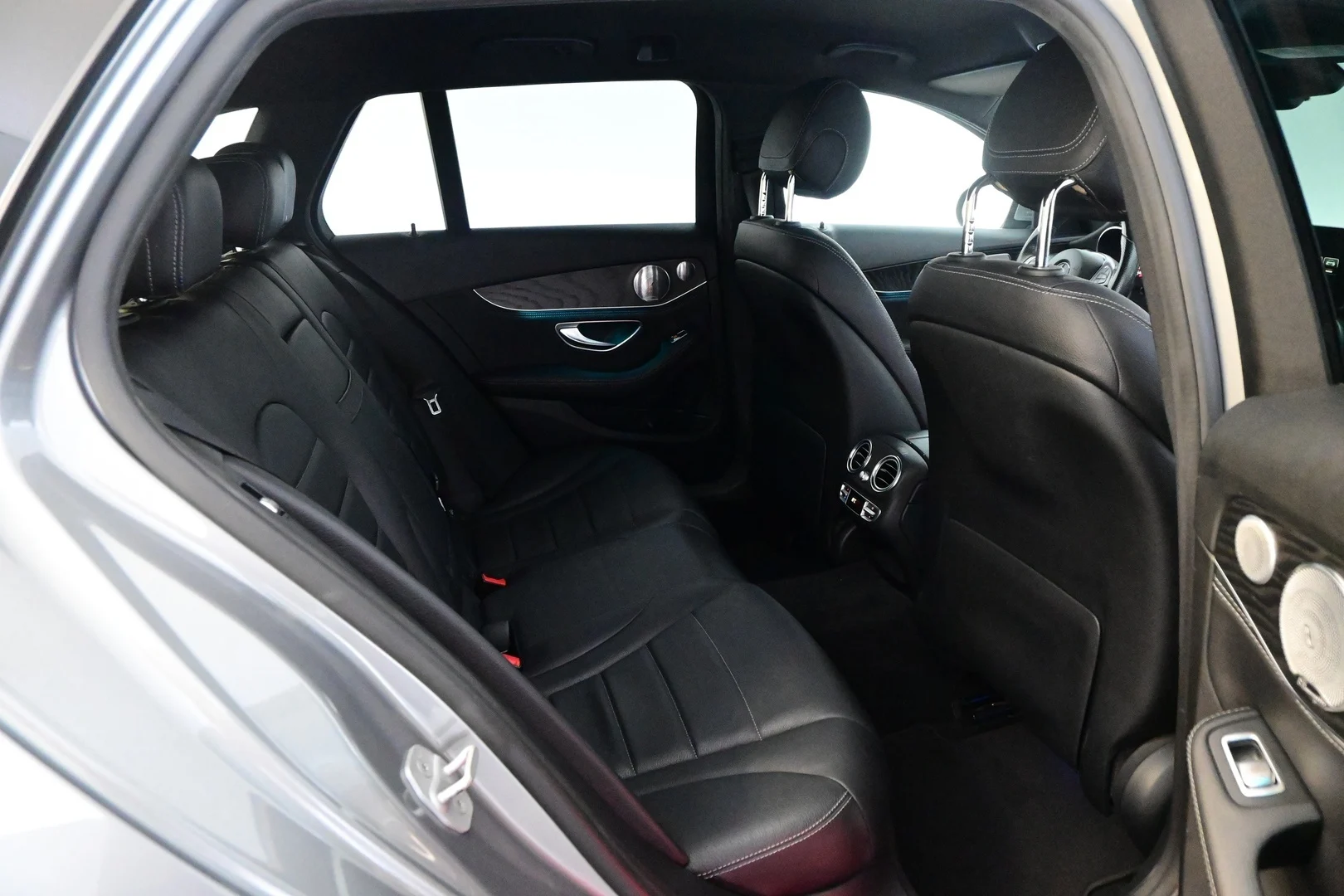 Car Image - 3Q1cmYW1wquo21rty4CEox