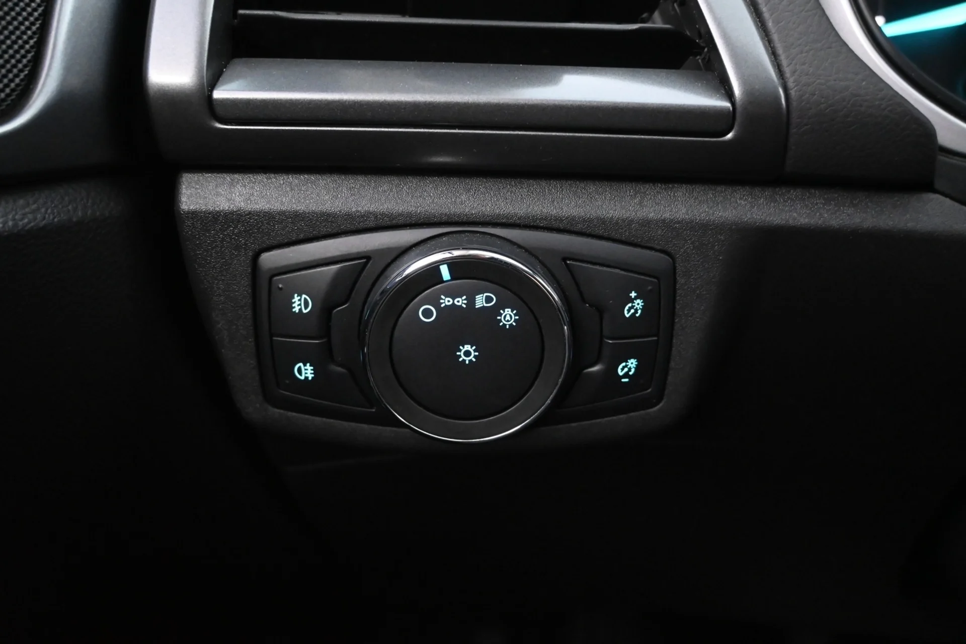 Car Image - 6Yx8cXhv3ZlLOU3SUXYxZT