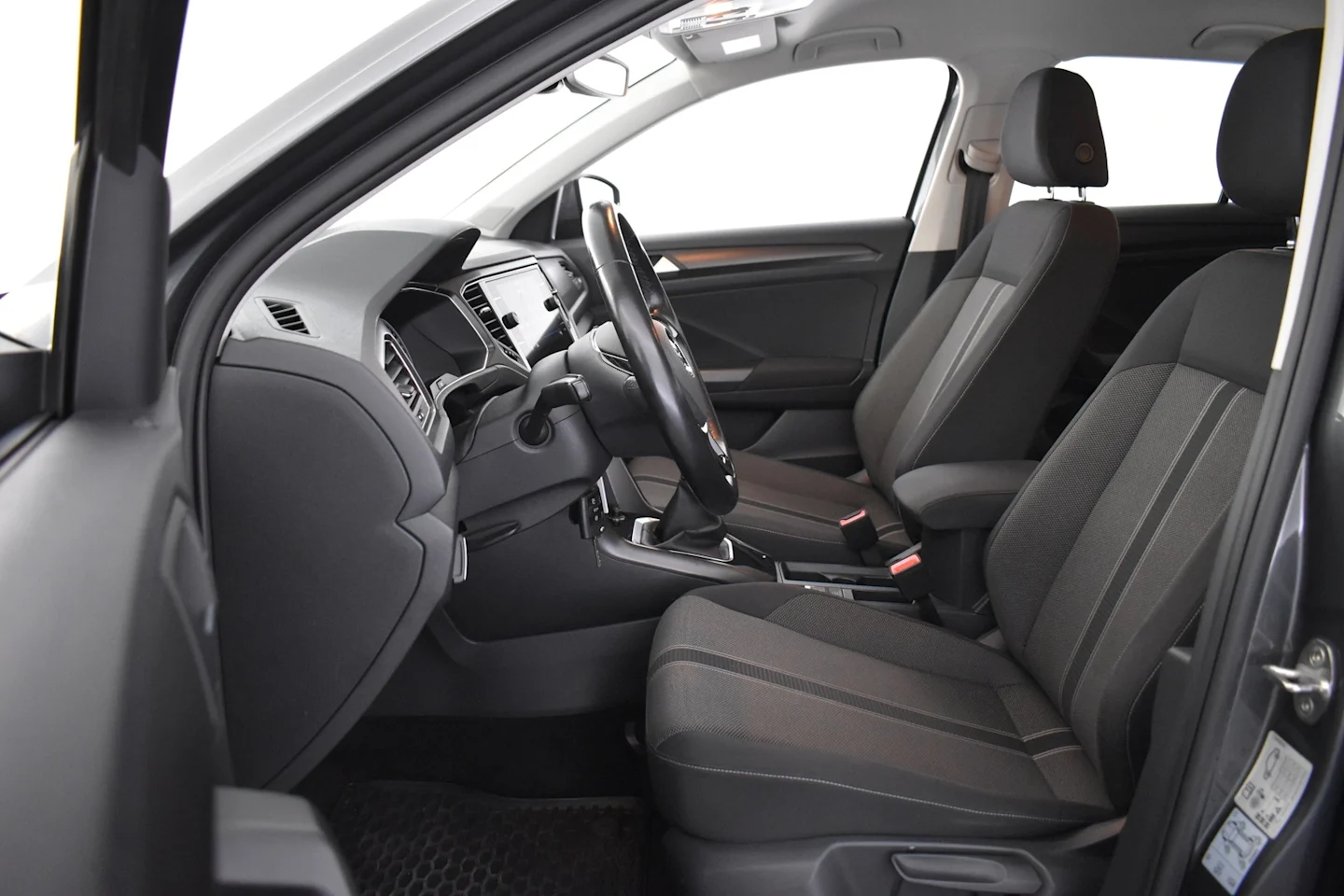Car Image - 2kiwHKR5TmNsJbwwJdTpy2
