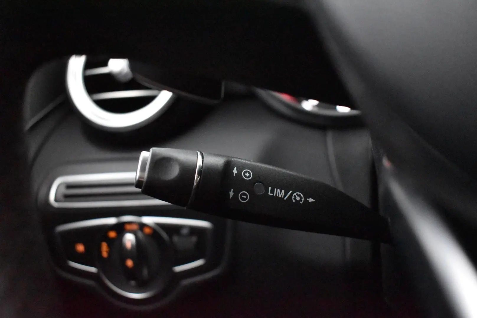 Car Image - 15VFgCm53a0Q9h3qtZnmO6