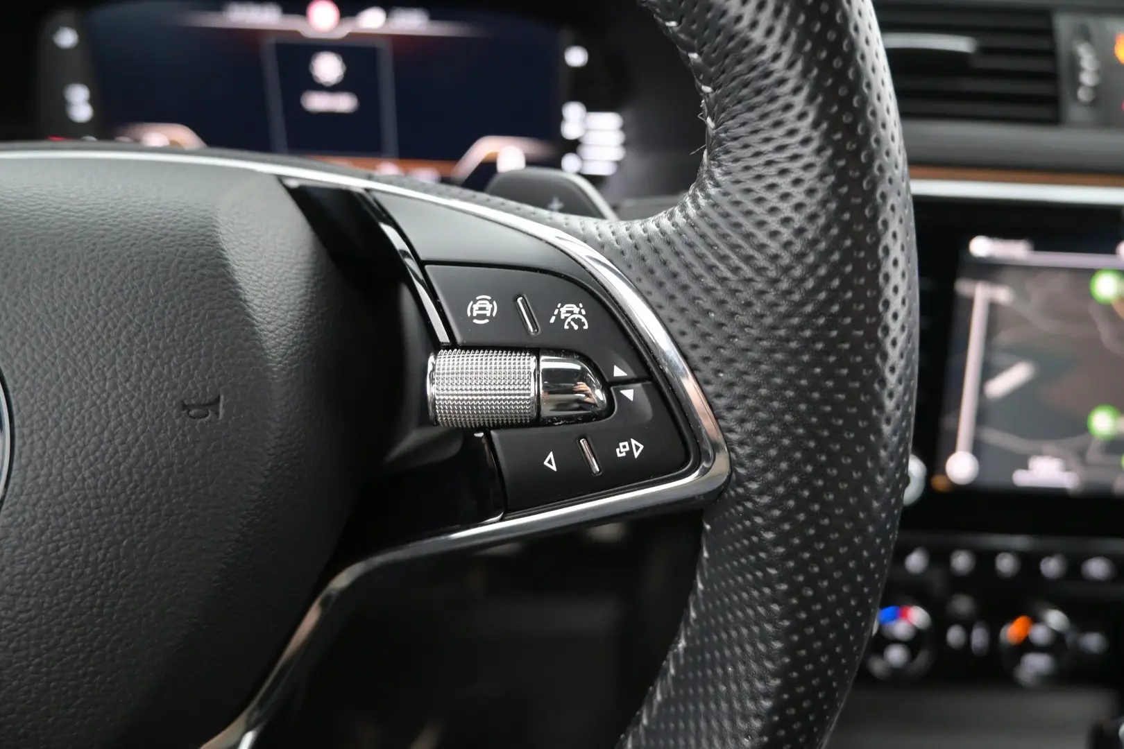Car Image - 5P0LnYXkrEtlGct9WYMtRX