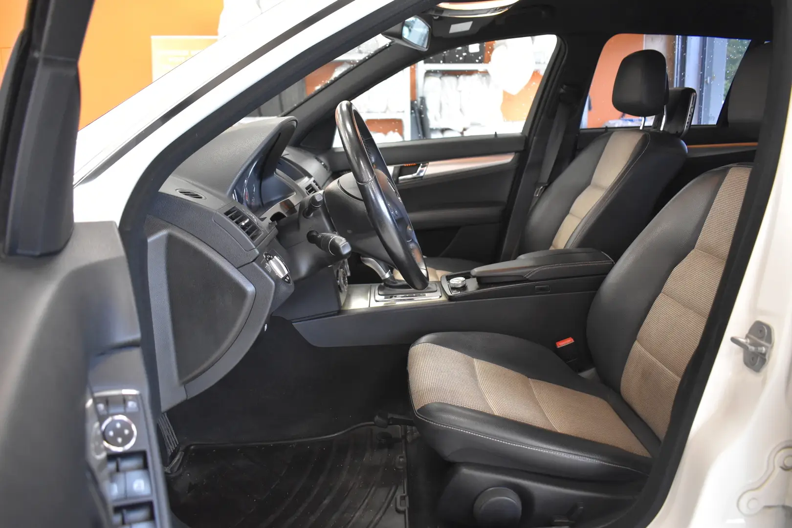Car Image - 7q08GUI73bNVZ6CWWLMxJv