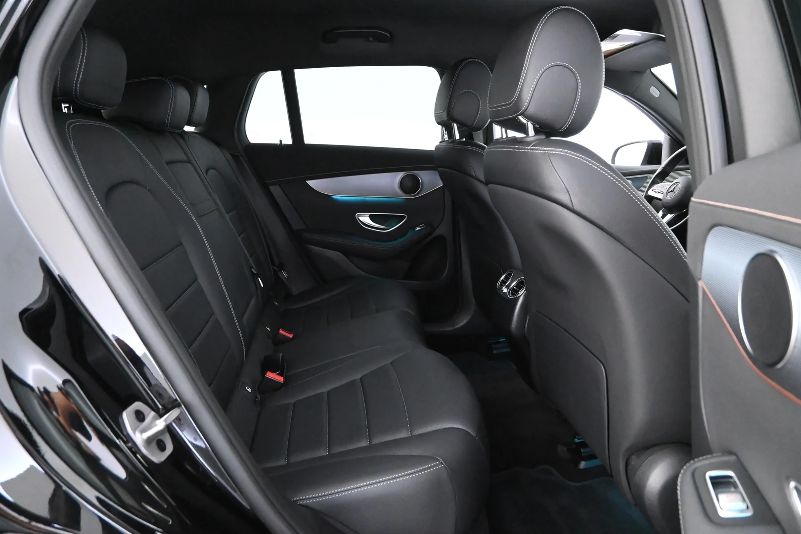 Car Image - 4Hatx9boTyOdlhlr0iiZsE