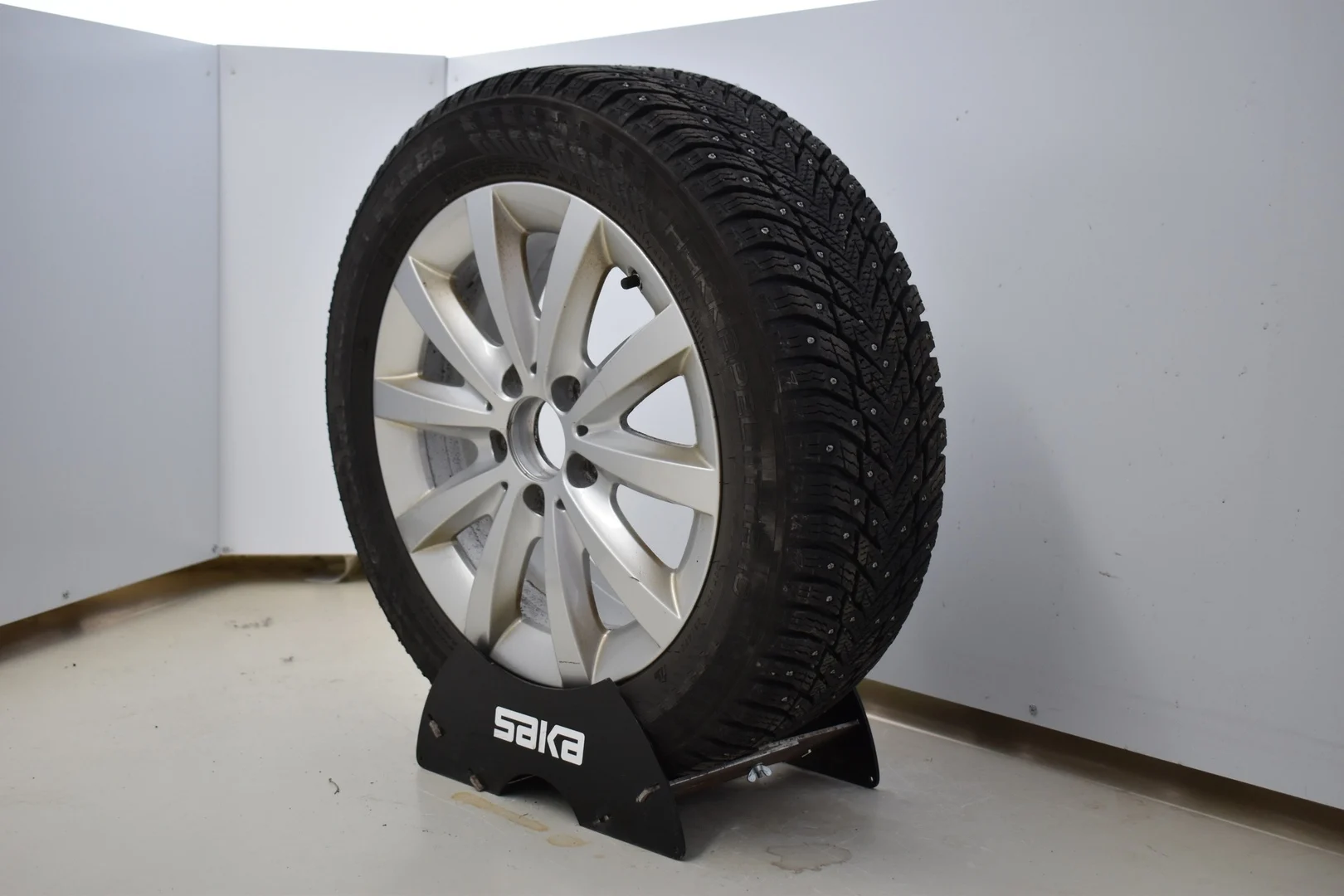 Car Image - 2XCnmGaYiU3Mm8u95nRU7V