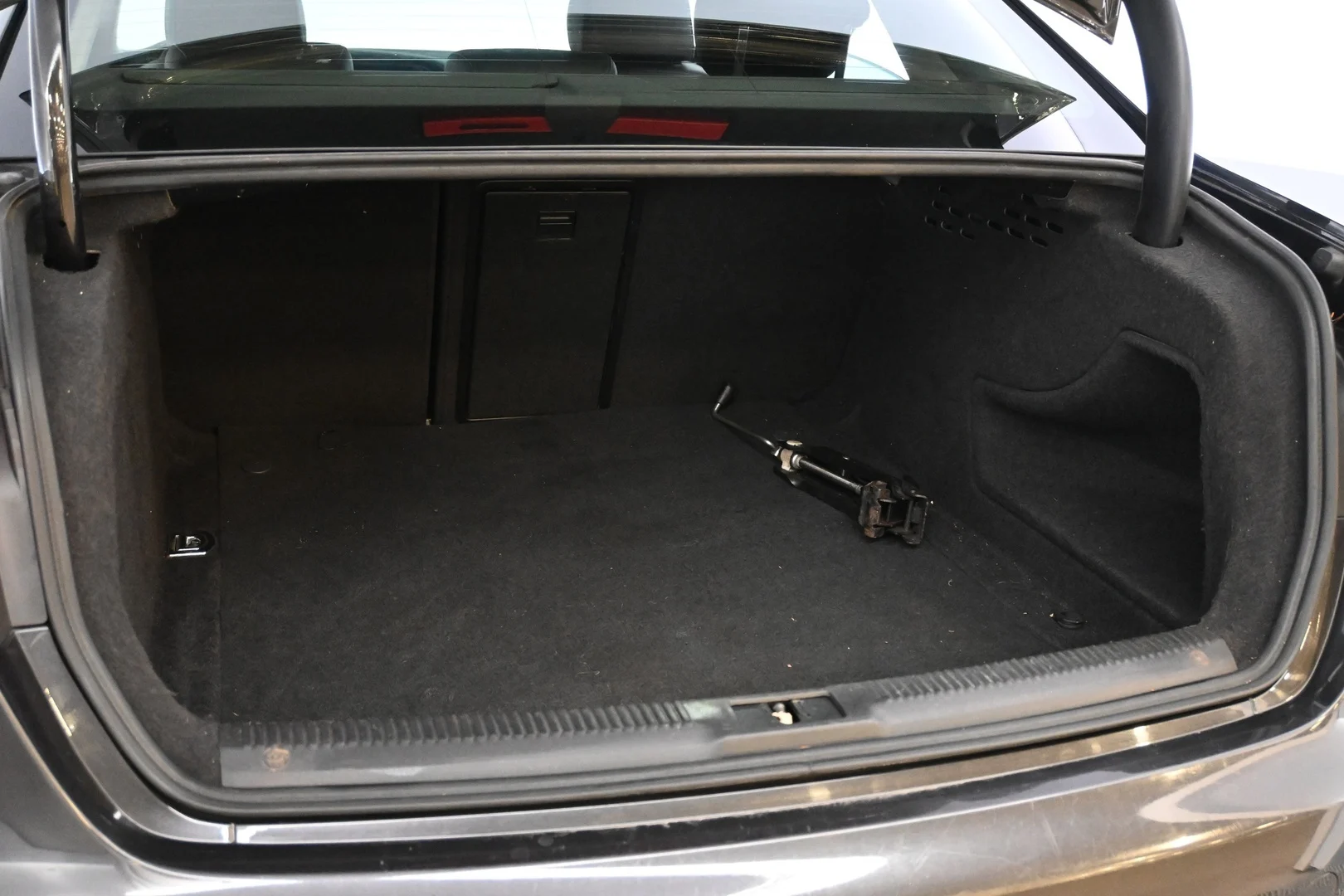 Car Image - 4pQicTjzYQ6qM6nzrv2pdI