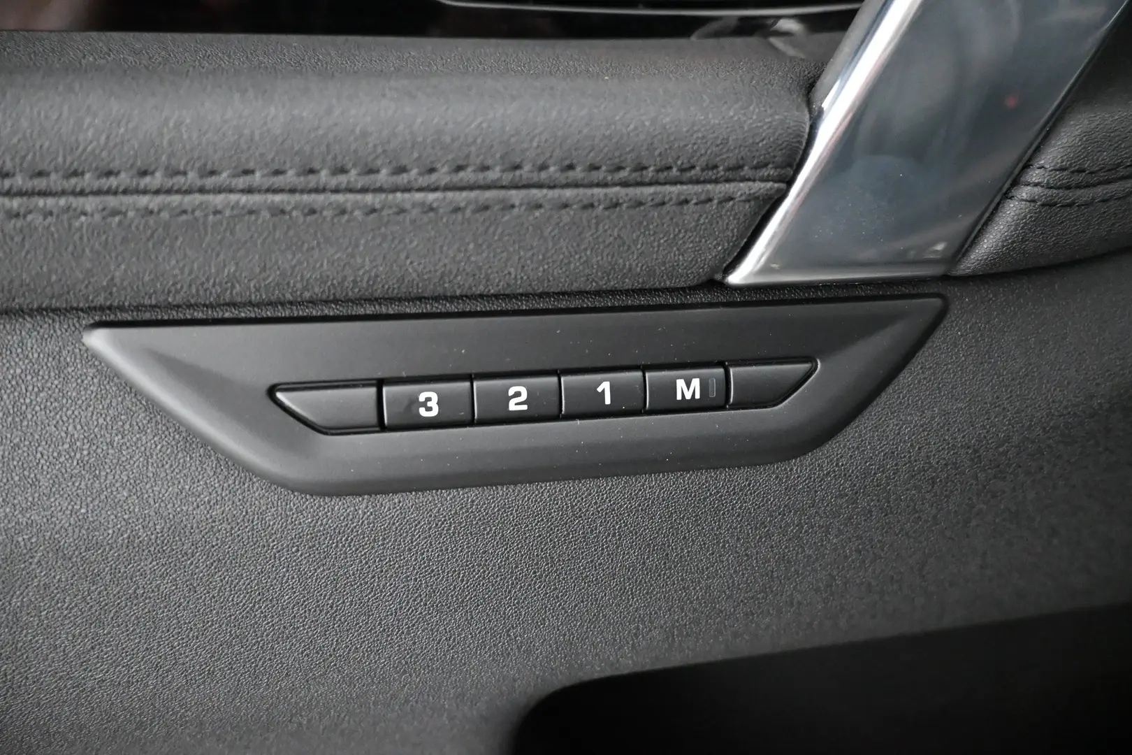Car Image - 4nJRkSTLR46WbQrcrMjDFV