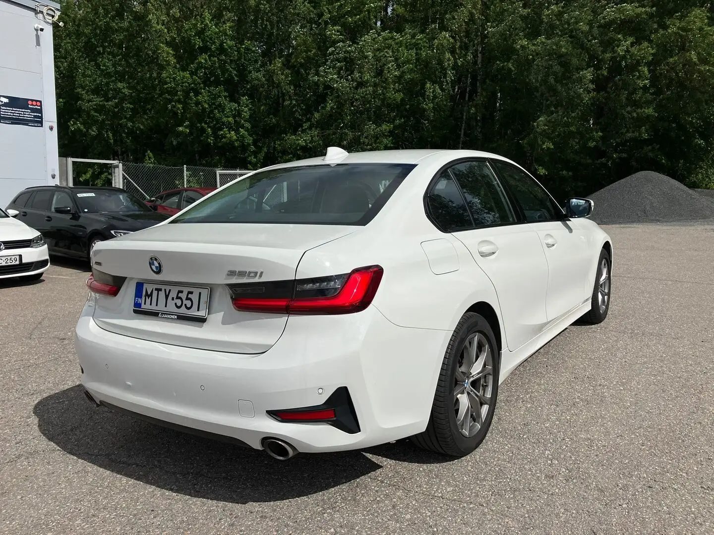 Car Image - bw8f3sEZJcSkA3DSWuvKk