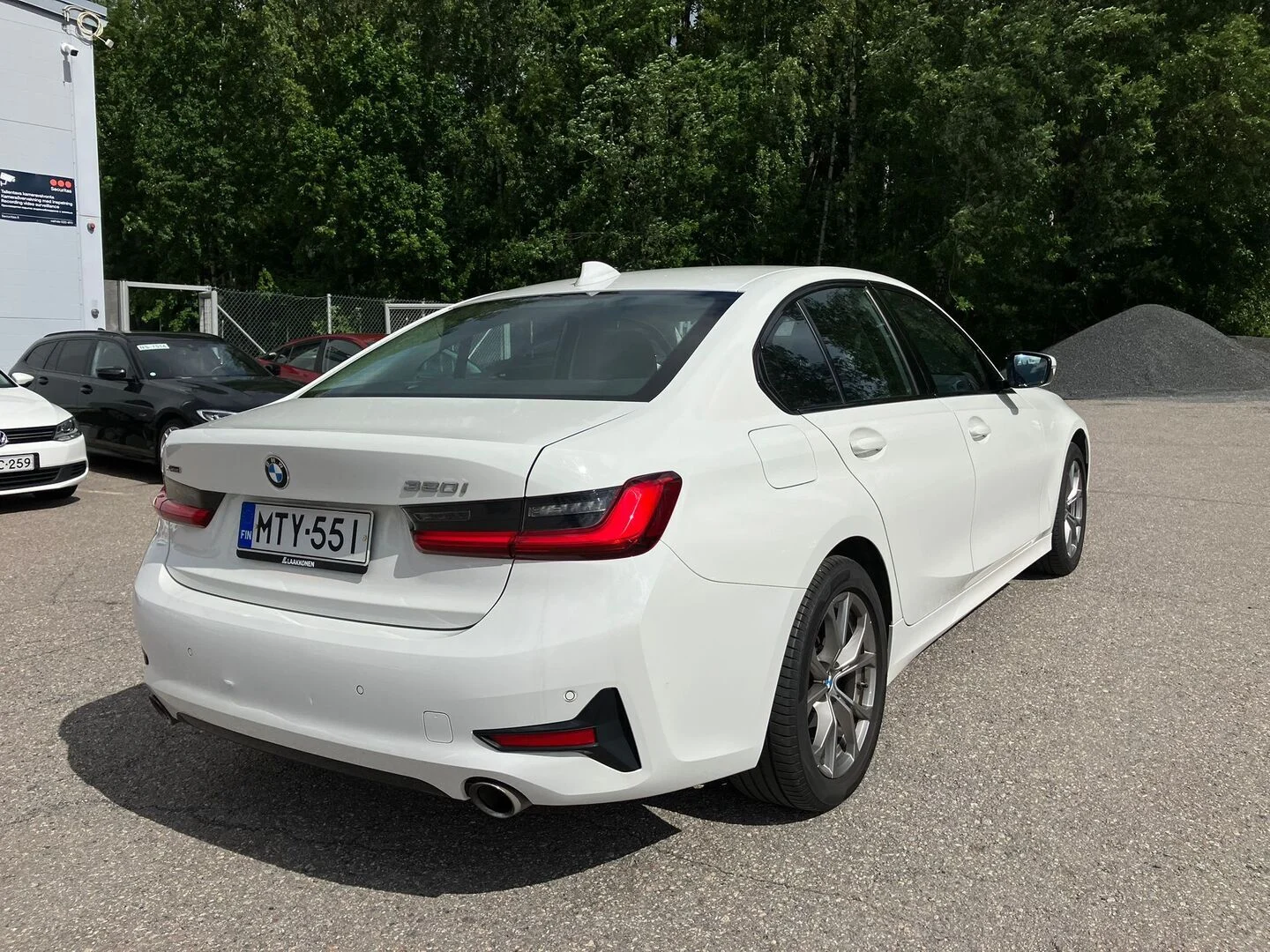Car Image - bw8f3sEZJcSkA3DSWuvKk