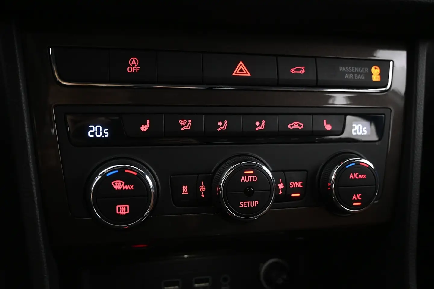 Car Image - 5CA2gRbFarKGlUvuaQ23wO
