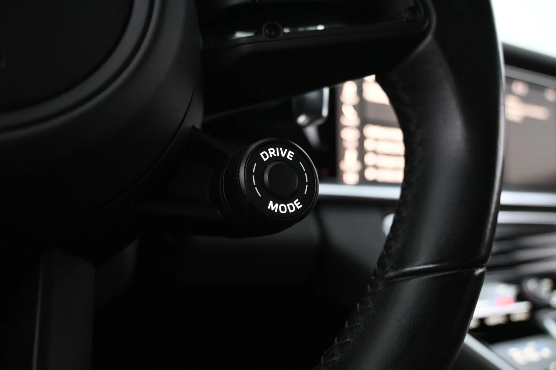 Car Image - 2QdnSHVkoVMx713pyMq5BB